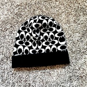 COACH Black & White Signature C Print Logo Knit Beanie Winter Hat
